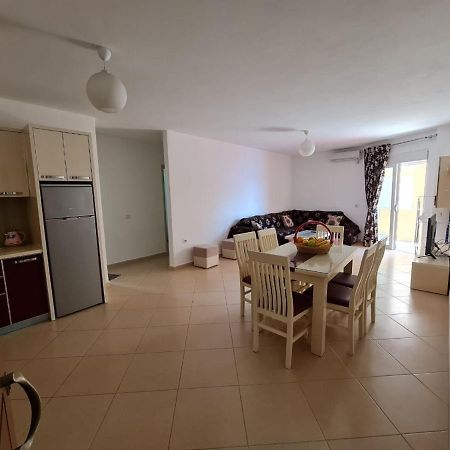 סרנדה Meltin Apartments מראה חיצוני תמונה