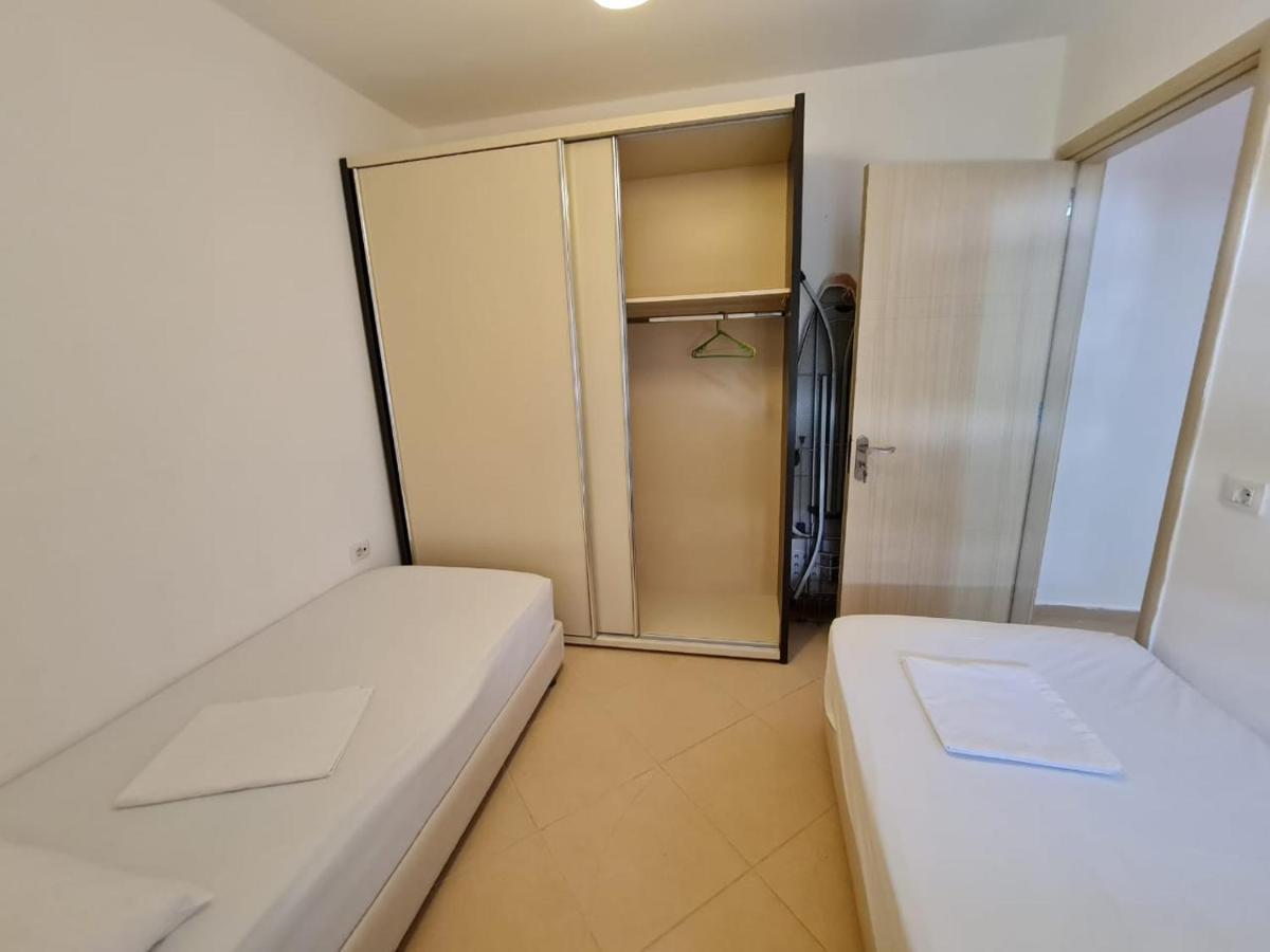 סרנדה Meltin Apartments מראה חיצוני תמונה
