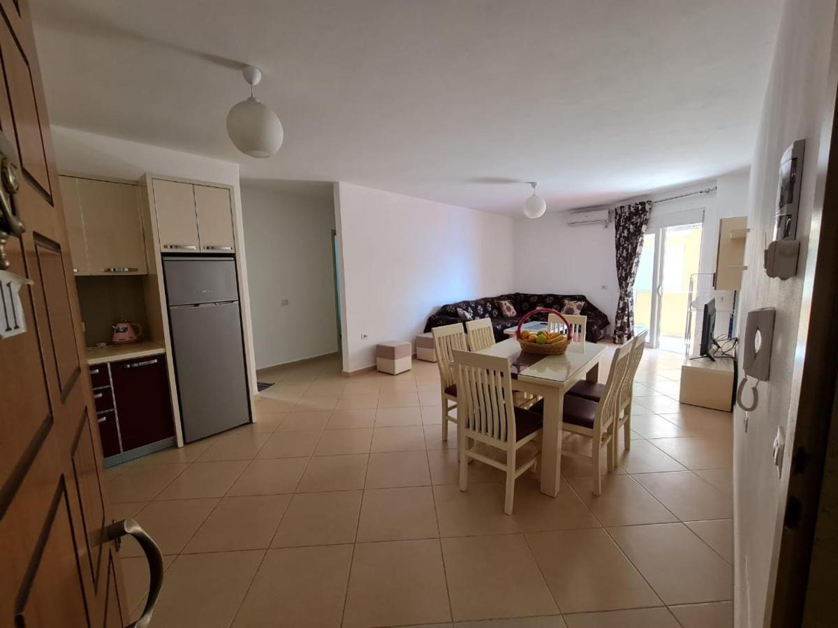 סרנדה Meltin Apartments מראה חיצוני תמונה
